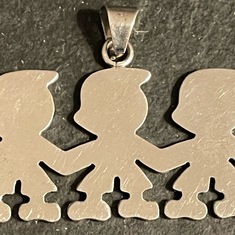Vintage Sterling Silver Handmade Taxco Pendant - 3 Boys Holding Hands, 12.55g